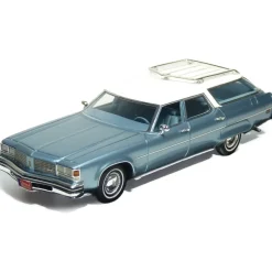 1976 Olds Custom Cruiser - Light Blue Poly 1:43 Scale Diecast Model Car by Goldvarg Collection