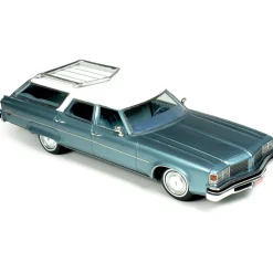 1976 Olds Custom Cruiser - Light Blue Poly 1:43 Scale Diecast Model Car by Goldvarg Collection