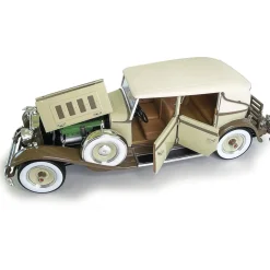 1930 Packard Eight Brewster 1:18 Scale Diecast Model Car by Signature Models