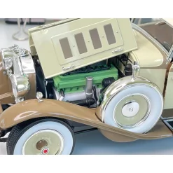 1930 Packard Eight Brewster 1:18 Scale Diecast Model Car by Signature Models