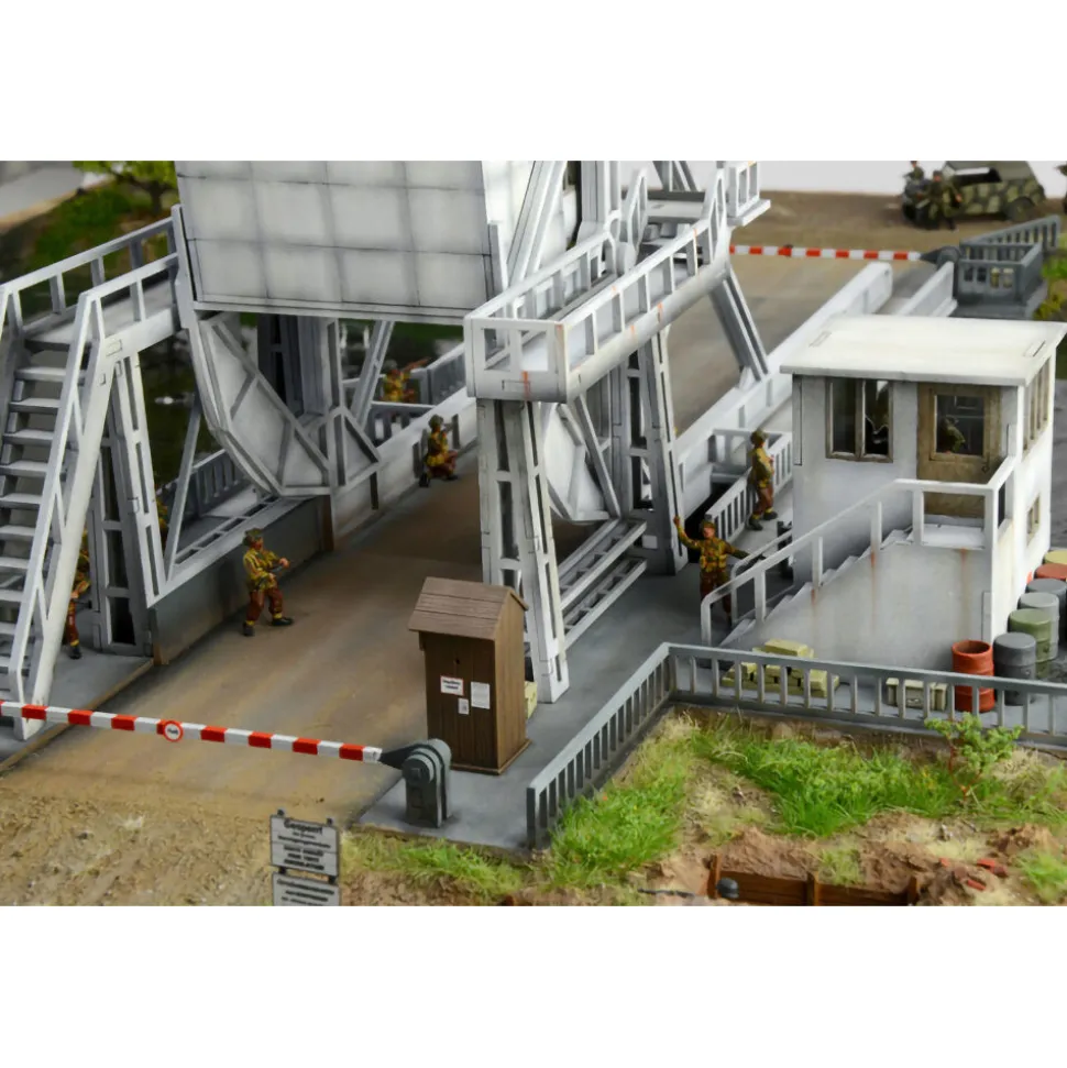 Pegasus Bridge Airborne Assault 1/72 Figure Kit 1:72 Scale Plastic Model Kit by Italeri