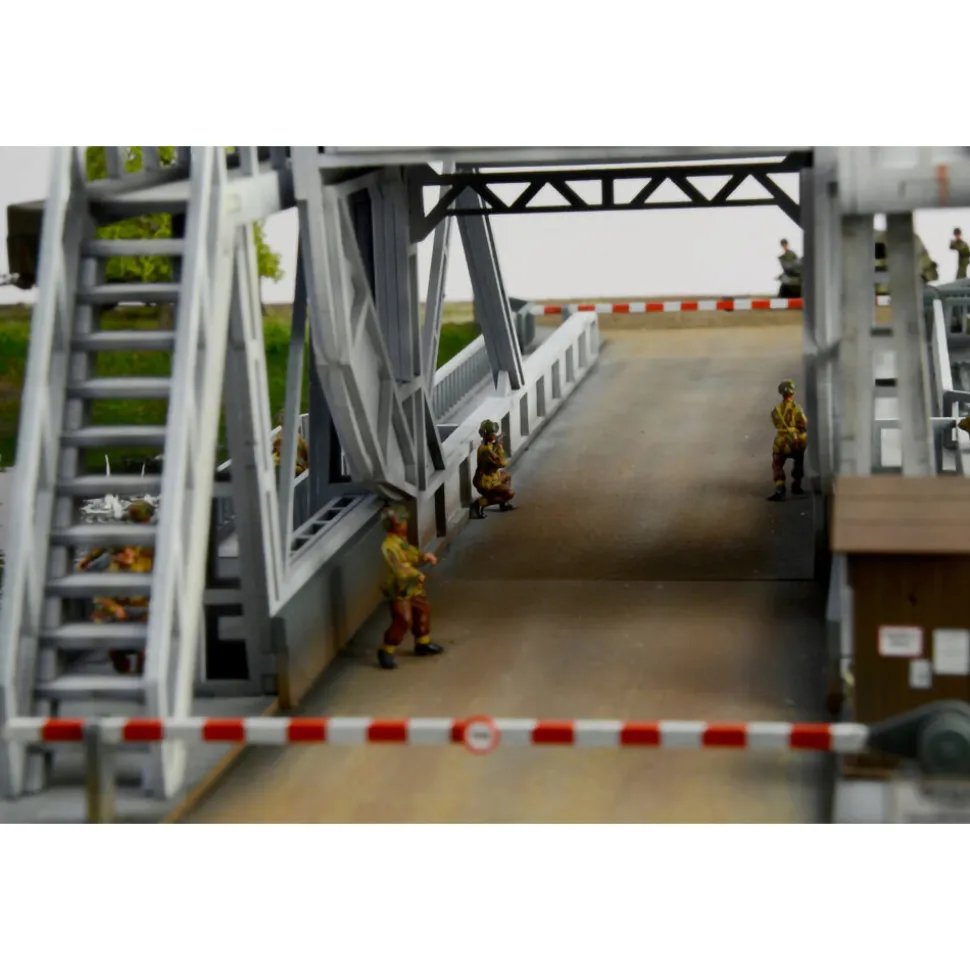 Pegasus Bridge Airborne Assault 1/72 Figure Kit 1:72 Scale Plastic Model Kit by Italeri