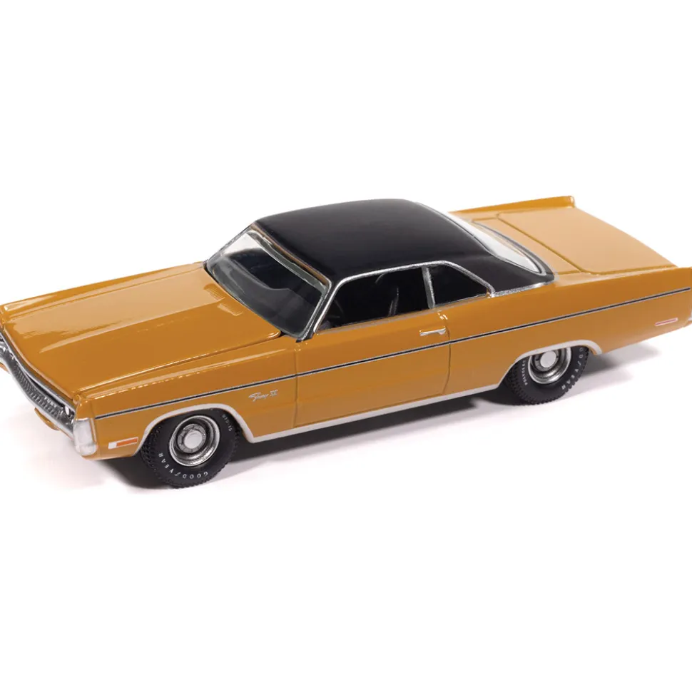 1971 Plymouth Fury III - Bahama Yellow 1:64 Scale Diecast Model Car by Auto World