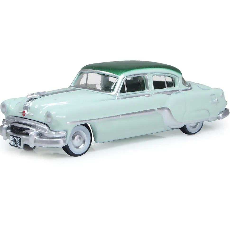 1954 Pontiac Chieftain 4-Door Sedan - Shannon Green / Brookmere Green 1:87 Scale Diecast Model Car by Oxford Diecast