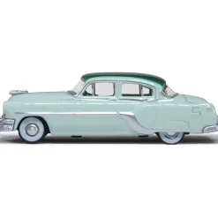 1954 Pontiac Chieftain 4-Door Sedan - Shannon Green / Brookmere Green 1:87 Scale Diecast Model Car by Oxford Diecast