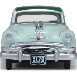1954 Pontiac Chieftain 4-Door Sedan - Shannon Green / Brookmere Green 1:87 Scale Diecast Model Car by Oxford Diecast