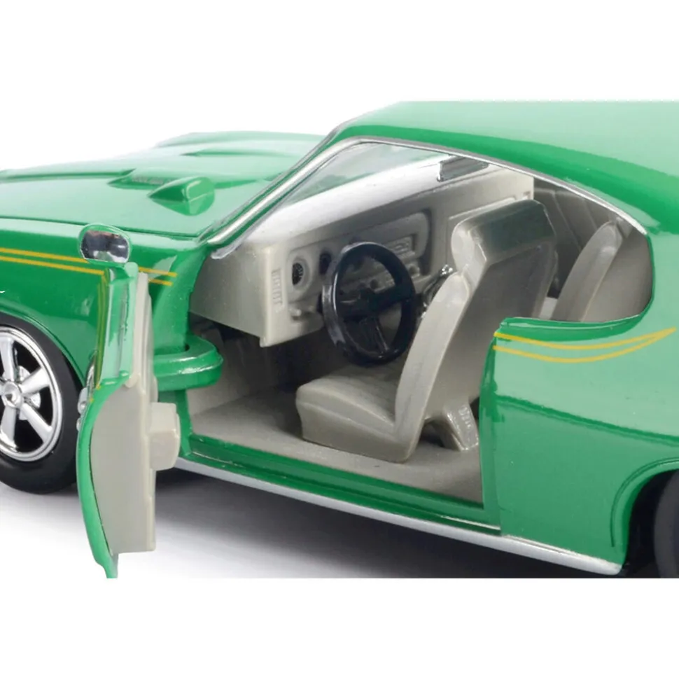 1969 Pontiac GTO Judge-Green 1:24 Scale Diecast Model Car by Motormax