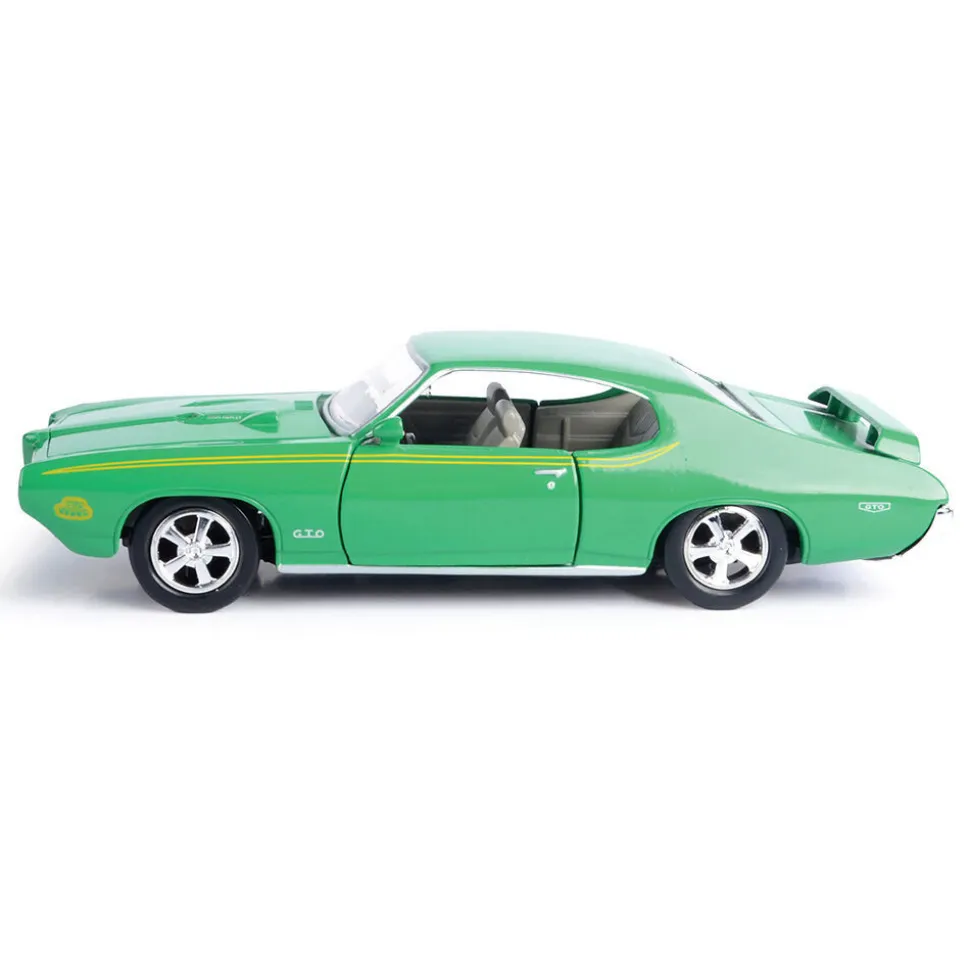 1969 Pontiac GTO Judge-Green 1:24 Scale Diecast Model Car by Motormax