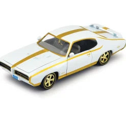 1969 Pontiac GTO Judge - Luxe Legends 1:24 Scale Diecast Model Car by Motormax