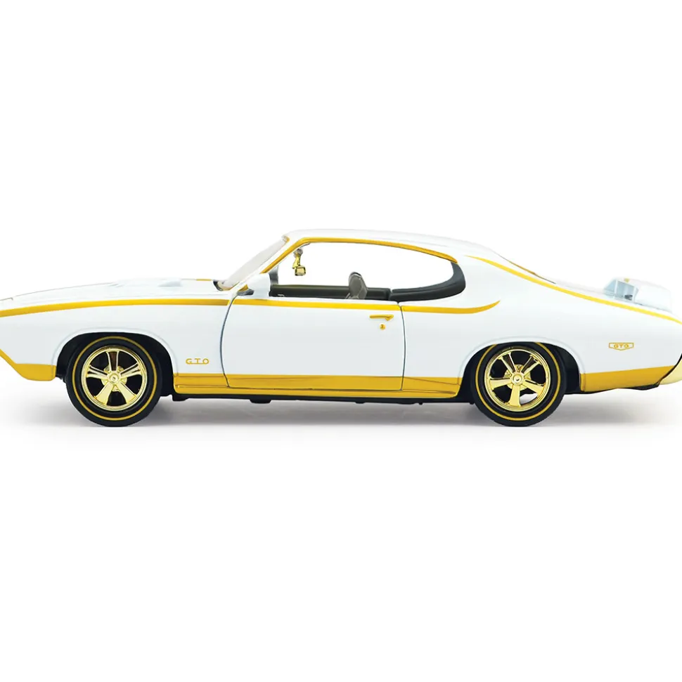 1969 Pontiac GTO Judge - Luxe Legends 1:24 Scale Diecast Model Car by Motormax