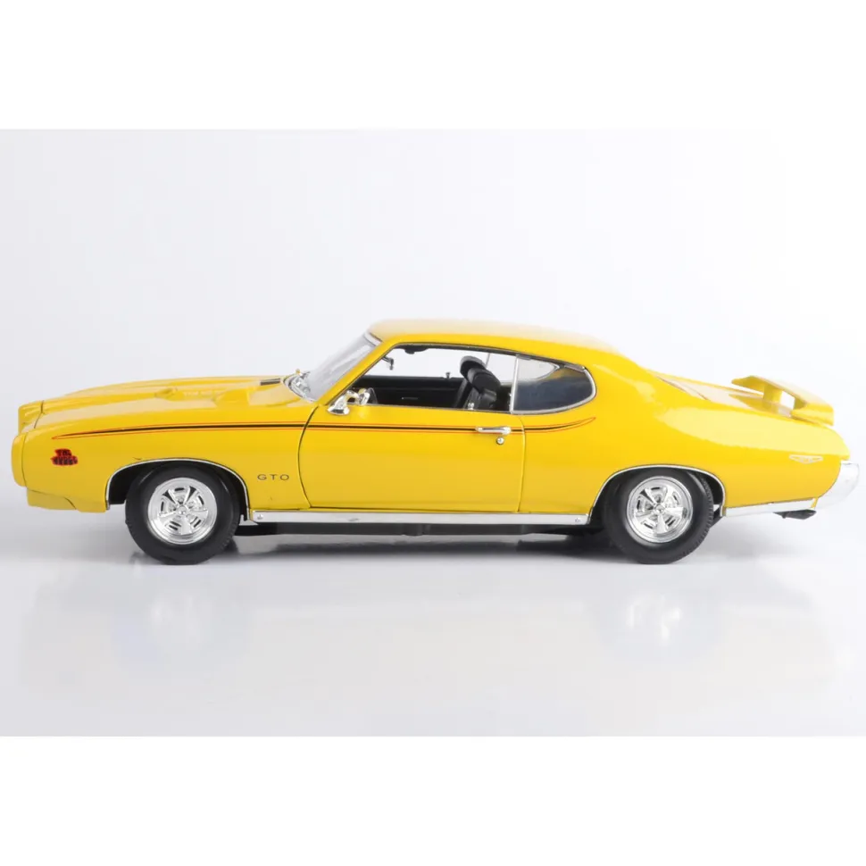 1969 Pontiac GTO Judge - Yellow 1:18 Scale Diecast Model by Motormax
