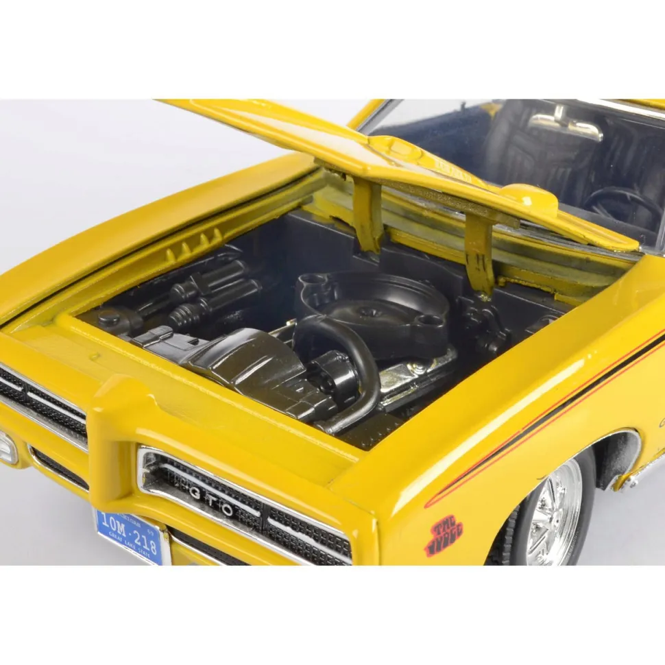 1969 Pontiac GTO Judge - Yellow 1:18 Scale Diecast Model by Motormax