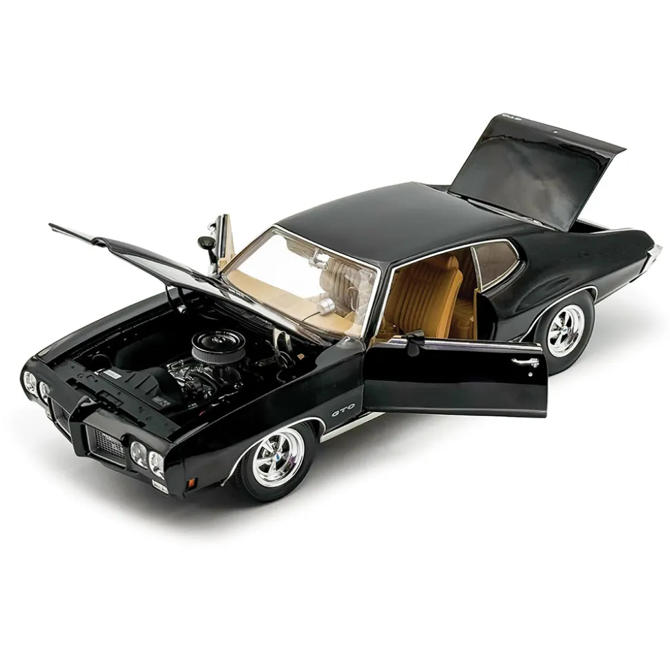 1970 Pontiac GTO Ram Air IV - Main Street 1:18 Scale Diecast Model Car by Acme