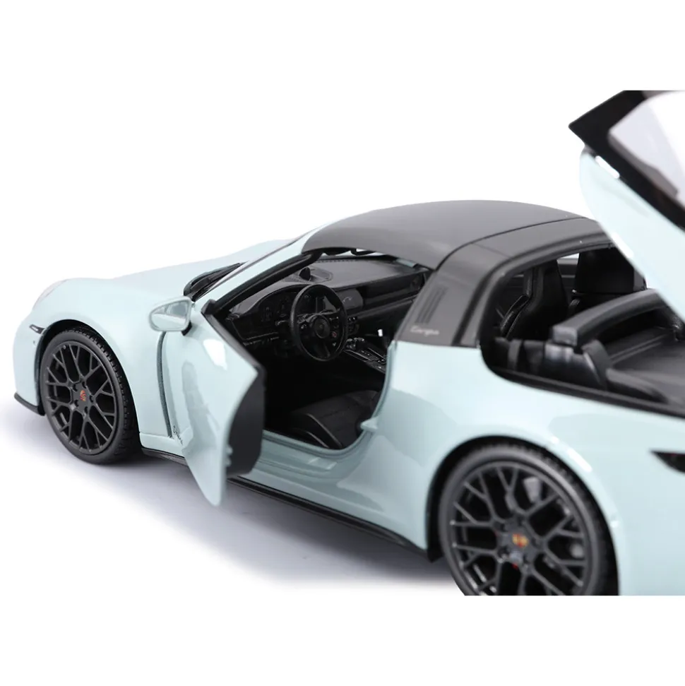 2025 Porsche 911 Carrera GTS (Hybrid) - Green 1:18 Scale Diecast Model Car by Maisto