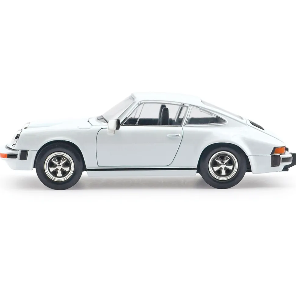 1978 Porsche 911 SC - White 1:24 Scale Diecast Model Car by Motormax