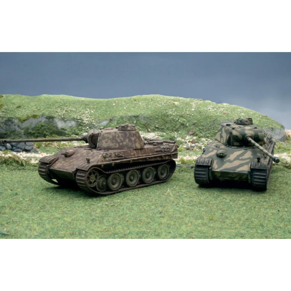 Pz.Kpfw.V Panther Ausf. G 1/72 Kits 1:72 Scale Plastic Model Kit by Italeri