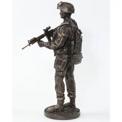 Rifleman Figurine Pacific Trading (Y8089) Polyresin by PACIFIC TRADING