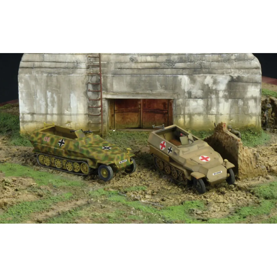 Sd.Kfz.251/1 Ausf. C 1/72 Kit 1:72 Scale Plastic Model Kit by Italeri