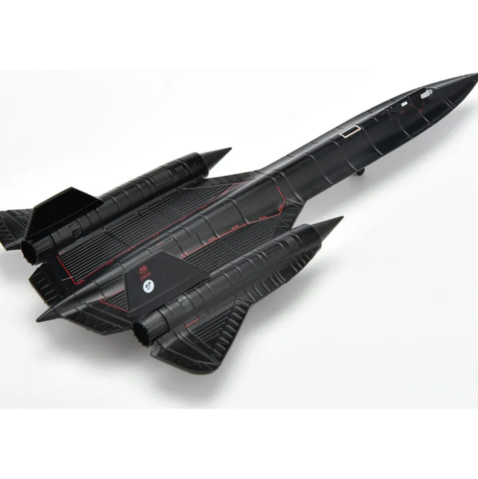 SR-71 Blackbird 1/200 Die Cast Model - AF1-0137 Lt. Col. Yielding and Lt. Col. Vida 1:200 Scale by Air Force 1