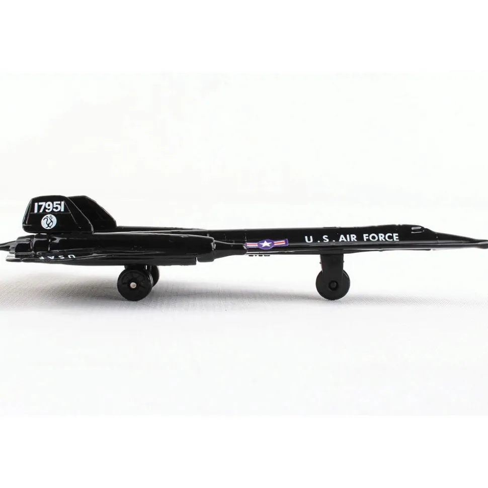 SR-71 NO DRONE DIE CAST MODEL W/ RUNWAY Diecast Model Plane by Daron