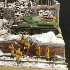 Stalingrad Tractor Plant 1942 1/72 FIGURE KIT 1:72 Scale Plastic by Italeri