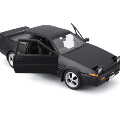 Toyota Corolla (Sprinter Trueno) AE86 - Black 1:24 Scale Diecast Model Truck by Maisto