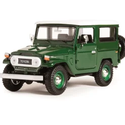 Toyota FJ40 Bush Truck - green 1:24 Scale Diecast Model by Motormax