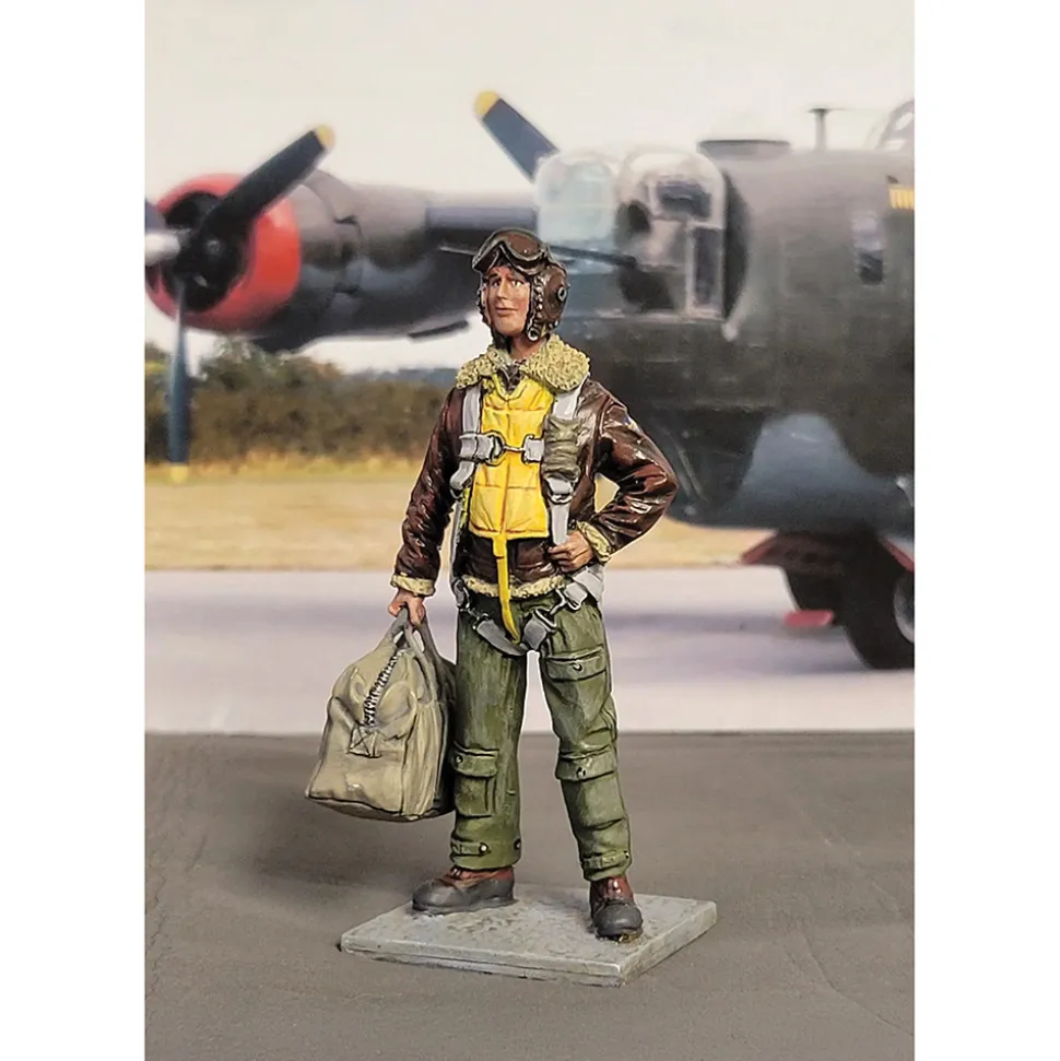 U.S.A.A.F. Heavy Bomber Crewman 1/30 Figure William Britain (10206) 1:30 scale by William Britain