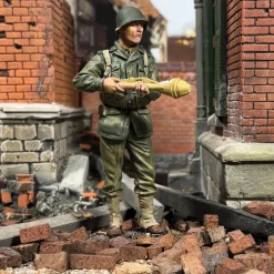 U.S. Infantryman with Panzerfaust, 1944-45 1/30 Figure WILLIAM BRITAIN (25241) 1:30 Scale Metal by William Britain